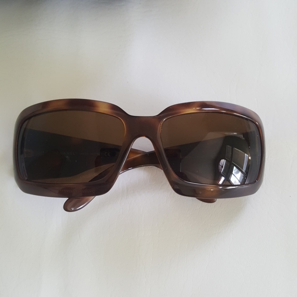 CHANEL Sunglasses